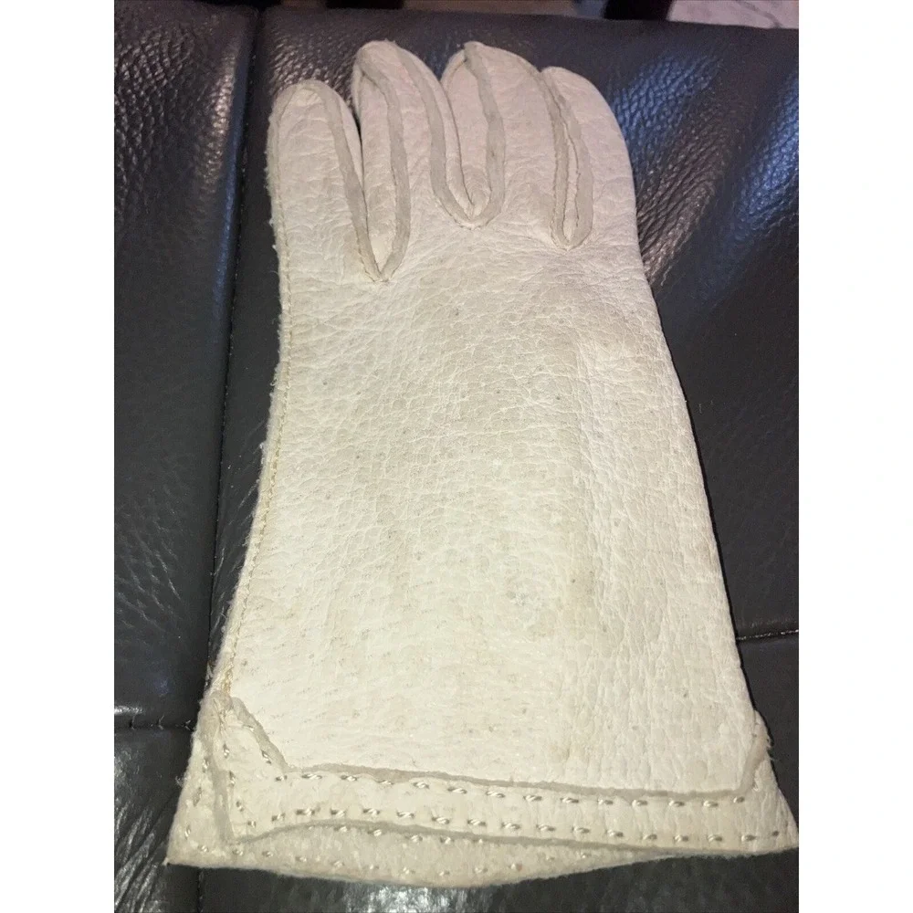 Ben Berger Vintage Off White Pebbled Leather Mid Length Gloves,‎ Cream Textured